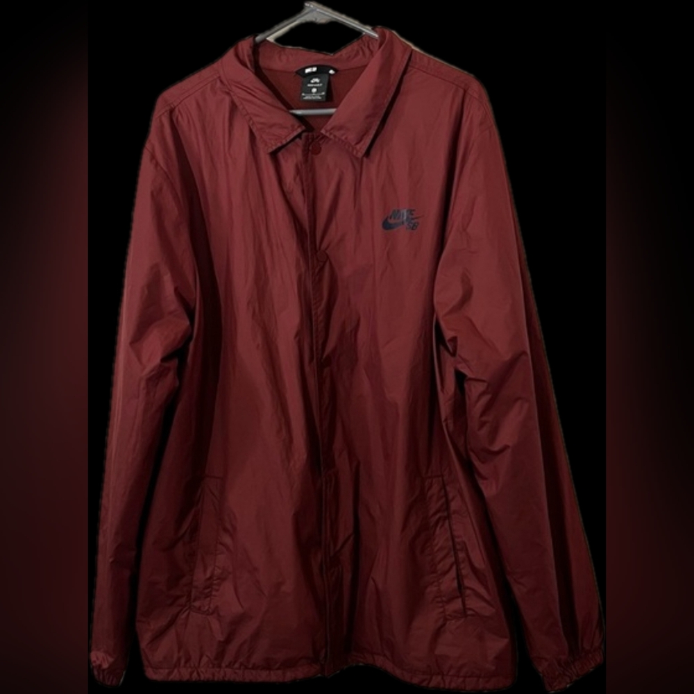 Nike Men's SB Shield Skate Coaches Jacket